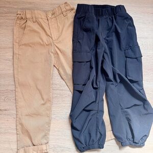 ❌Sold❌ H&M 4T Kids Tan Chinos & Black Cargo Joggers 2 pants Set